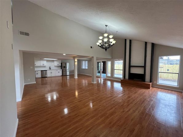10719 Bellfair Dr, Houston, TX 