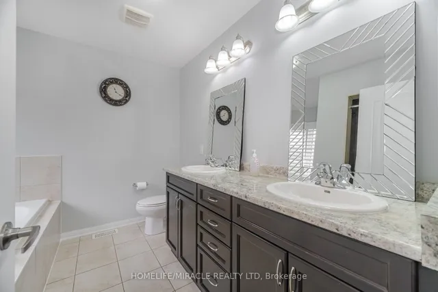 Additional image 31 of 115 Vanhorne Clse