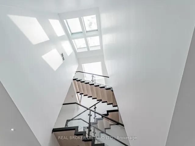 Additional image 30 of 82 Burlington St
