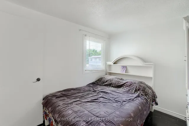 Additional image 23 of 34 Greenbush Cres