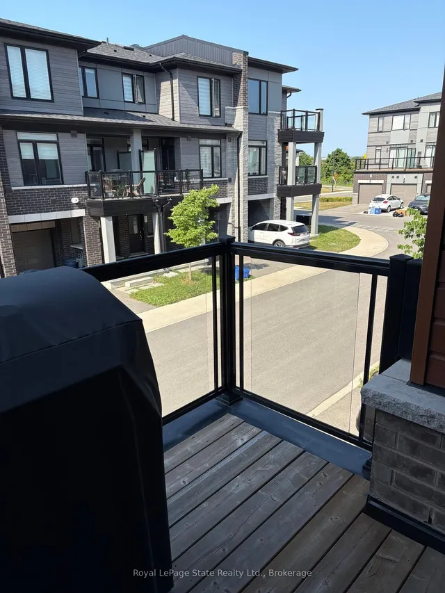 Additional image 16 of 590 North Service Rd Unit 127