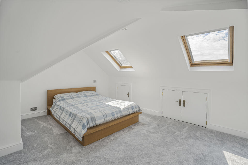 Additional image 13 of St. Bernards Road, St. Albans, Hertfordshire, AL3