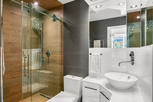 Additional image 22 of 16 Yonge St Unit 306