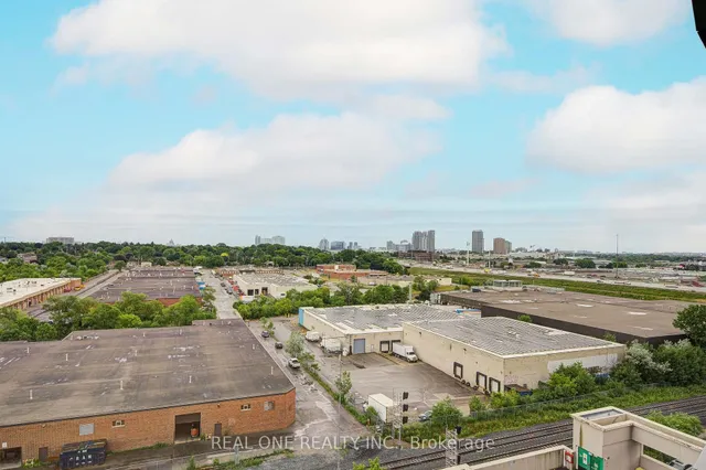 房产图片 43 - 151 Village Green Sq 单元 1008