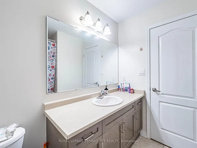 Additional image 33 of 903 Penson Cres