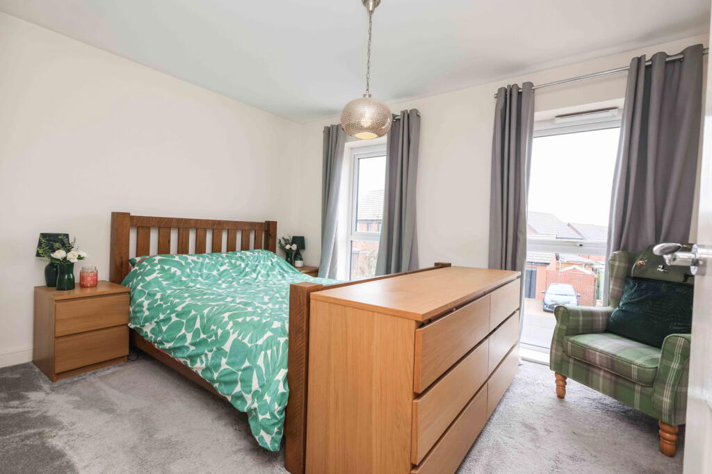 Additional image 8 of Compton Way B33