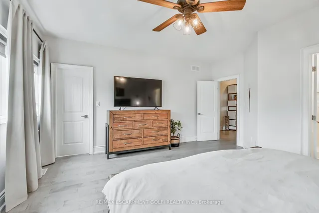 Additional image 24 of 168 BOOKJANS Dr