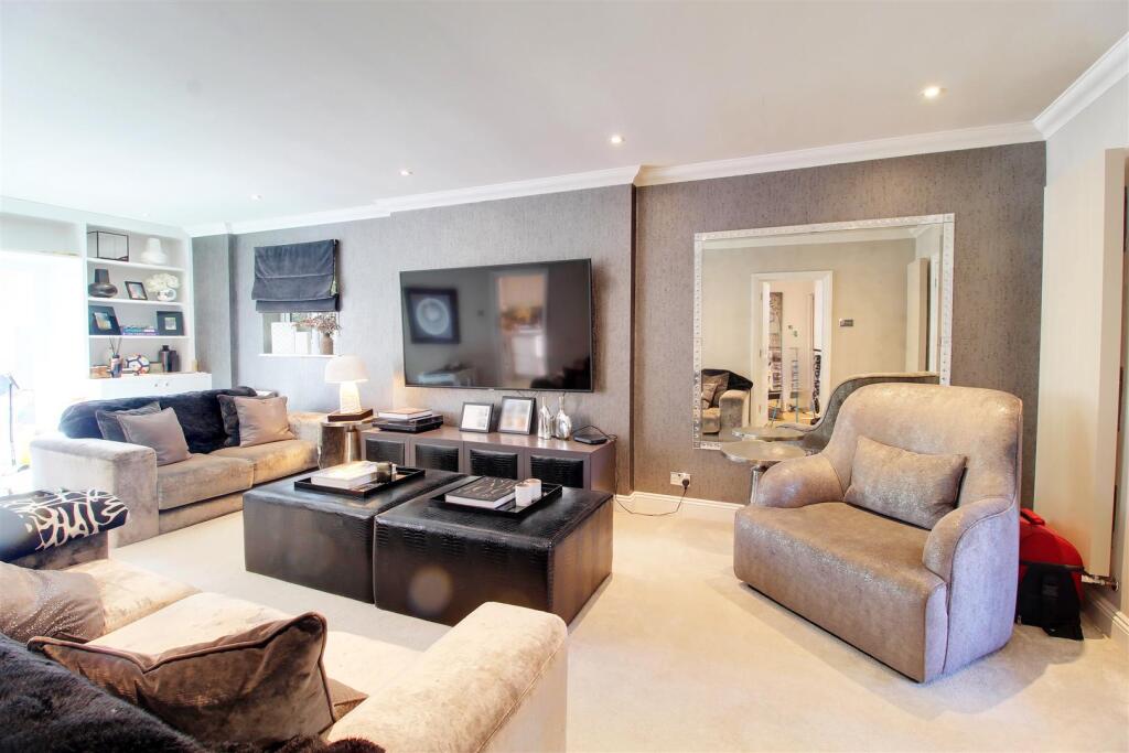 Additional image 5 of The Grove, Brookmans Park