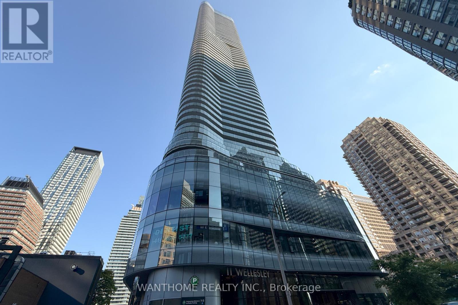 1607 - 11 WELLESLEY STREET W|Toronto (Bay Street Corridor), Ontario M4Y0G4