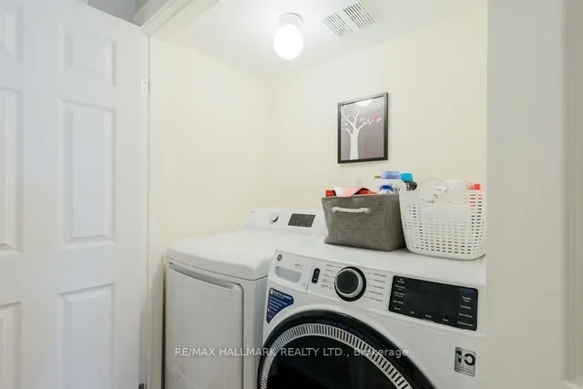 Additional image 28 of 80 Crossovers St