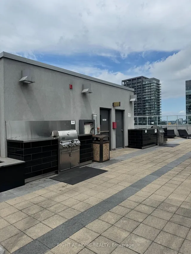 Additional image 14 of 352 Front St Unit 1812