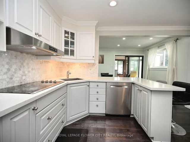 Additional image 25 of 2 Aintree Cres