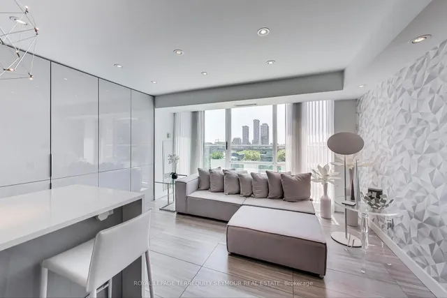 Additional image 19 of 77 Lombard St Unit PH3