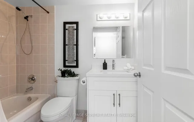 Additional image 33 of 35 Finch Ave Unit 502