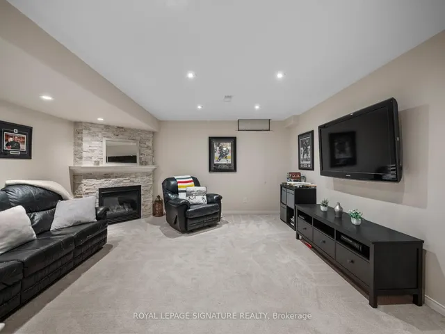 房产图片 19 - 13 Bronte Crt