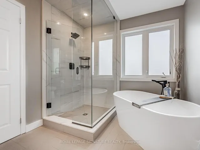 Additional image 20 of 439 Zuest Cres