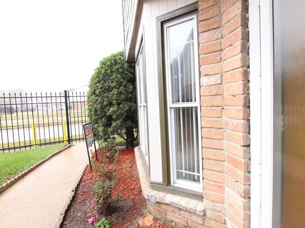 9357 Springmont Dr, Houston, TX 77080