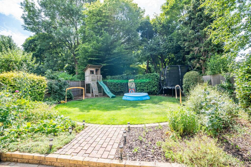 Additional image 5 of Aldwickbury Crescent, Harpenden, Hertfordshire, AL5