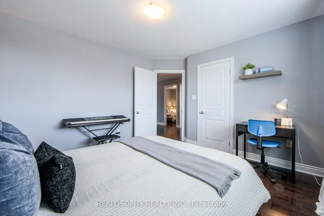 Additional image 33 of 24 Mona Lisa Crt