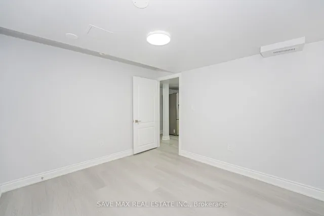 Additional image 36 of 49 Scotchmere Cres