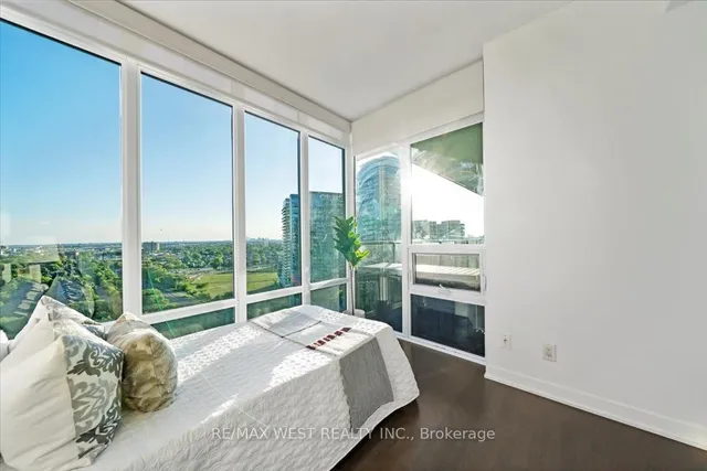 Additional image 17 of 88 Park Lawn Rd Unit 2116