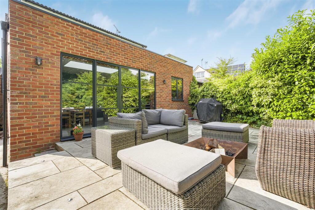 Additional image 27 of Hillside Way, Welwyn