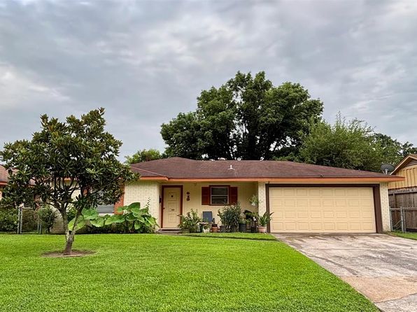 619 Rainy River Dr, Houston, TX 77037