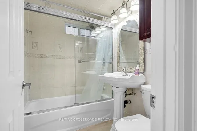 Additional image 36 of 2 Mackinac Cres