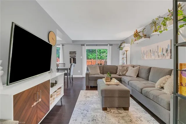 Additional image 15 of 1550 Newlands Cres Unit 11