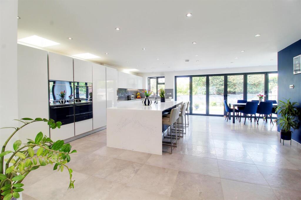 Additional image 37 of Moffats Lane, Brookmans Park