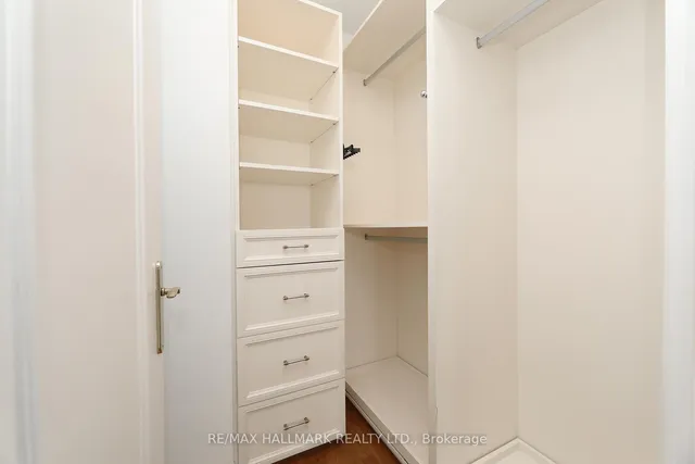 Additional image 33 of 2727 Yonge St Unit 609