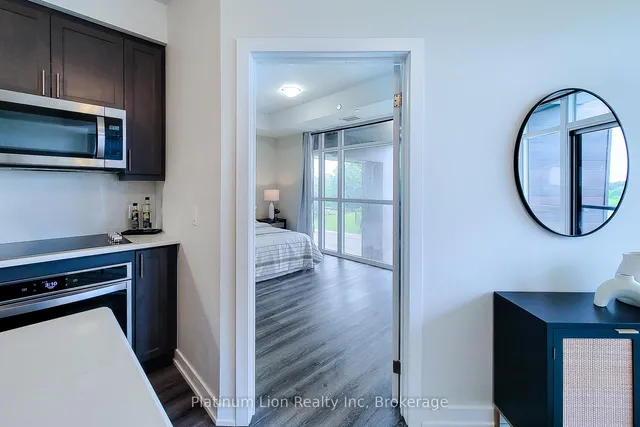 Additional image 20 of 600 North Service Rd Unit 218