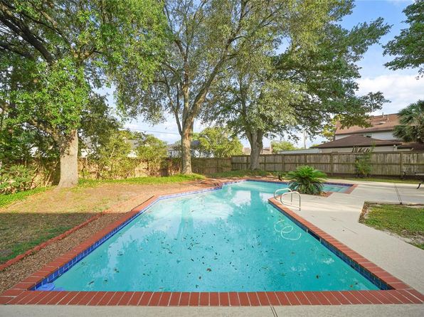 11804 Westmere Dr, Houston, TX 77077