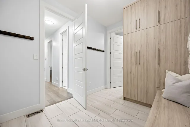 Additional image 28 of 24 Sylvia St