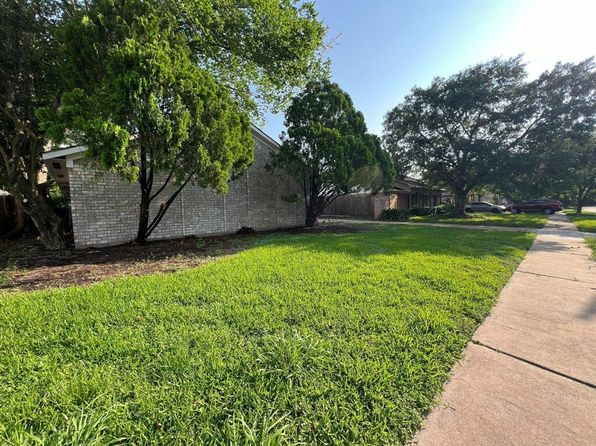9423 Kristin Dr, Houston, TX 77031