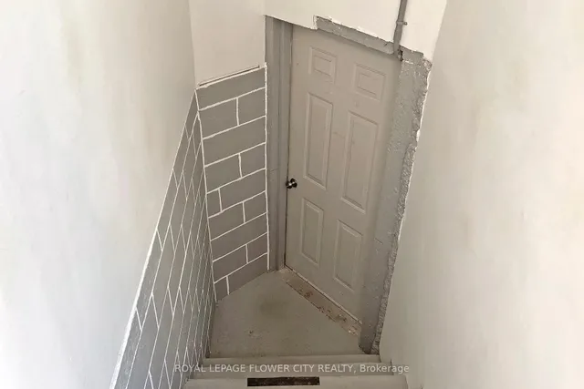 Additional image 45 of 656 Esprit Cres