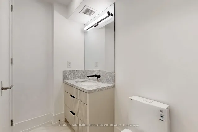 Additional image 31 of 110 Bloor St Unit 1009