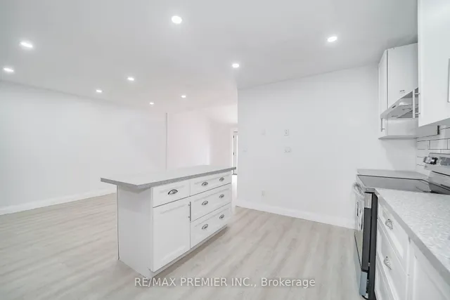 Additional image 22 of 2901 Jane St Unit Unit 106