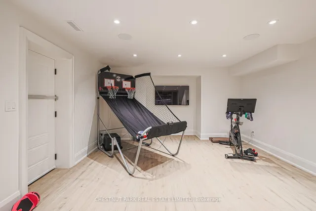 Additional image 49 of 142 Buckingham Ave