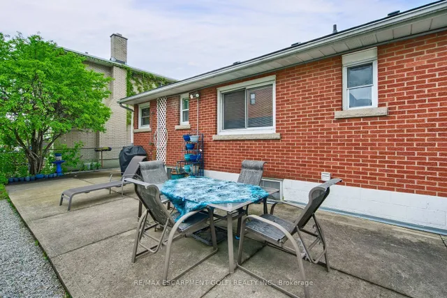 Additional image 33 of 271 Margaret Ave
