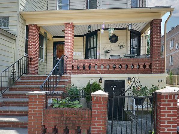 5822 Penrod St, Flushing, NY 11368