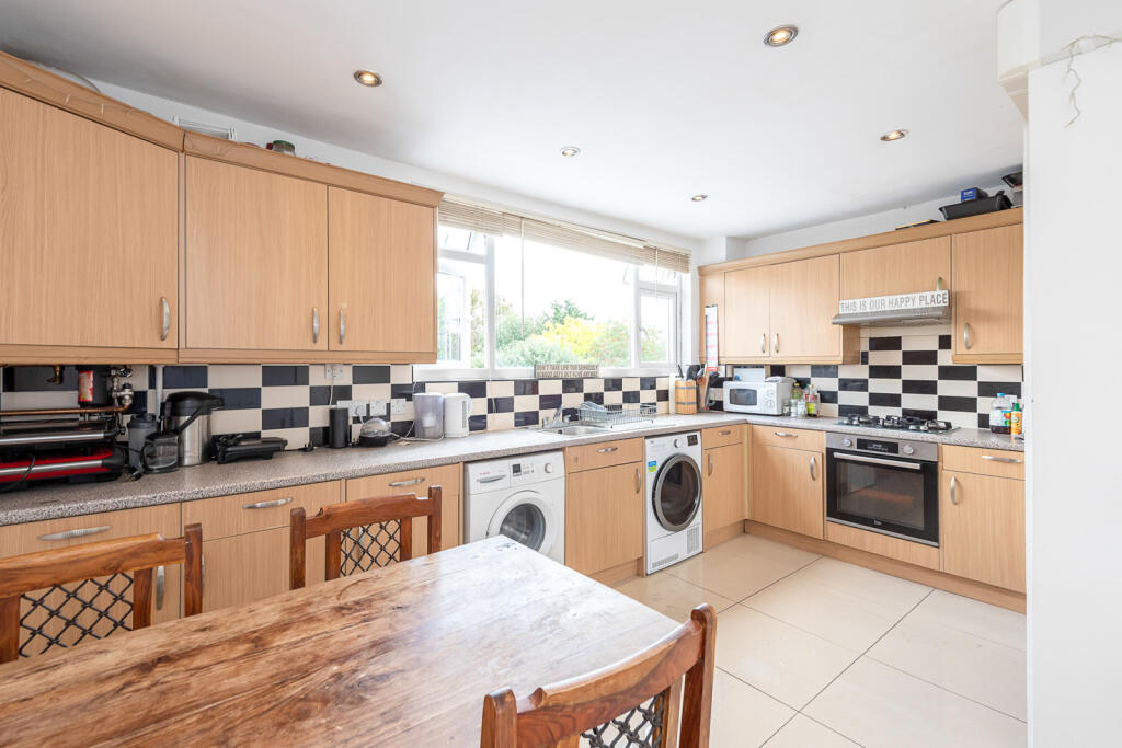 Additional image 8 of Bennetts Close, Colney Heath, St Albans, Hertfordshire, AL4