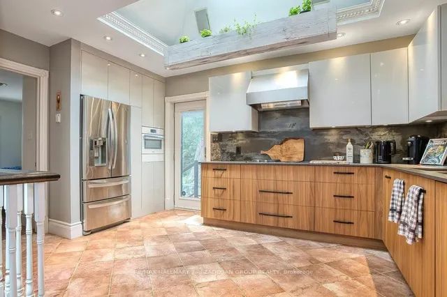 Additional image 31 of 76 Don Valley Dr