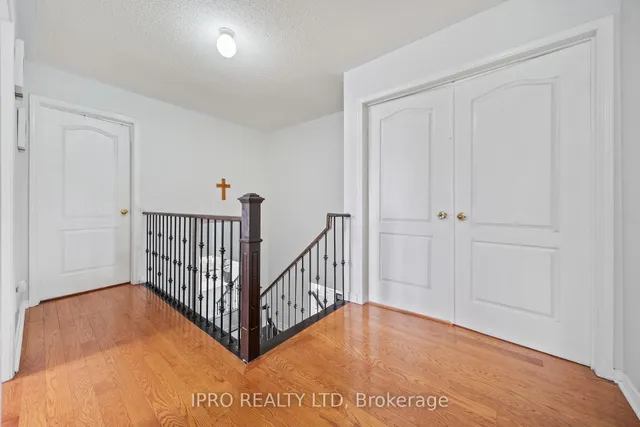 Additional image 32 of 14 Saddleback Sq