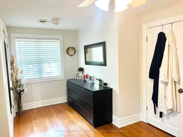 Additional image 35 of 41 Allister Ave