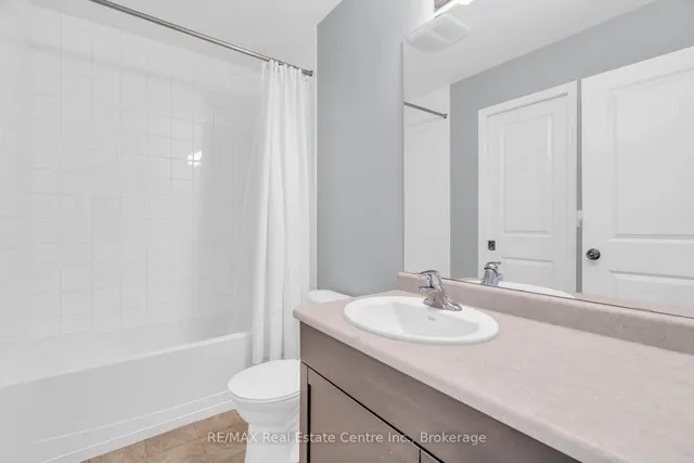 Additional image 25 of 939 Zeller Cres