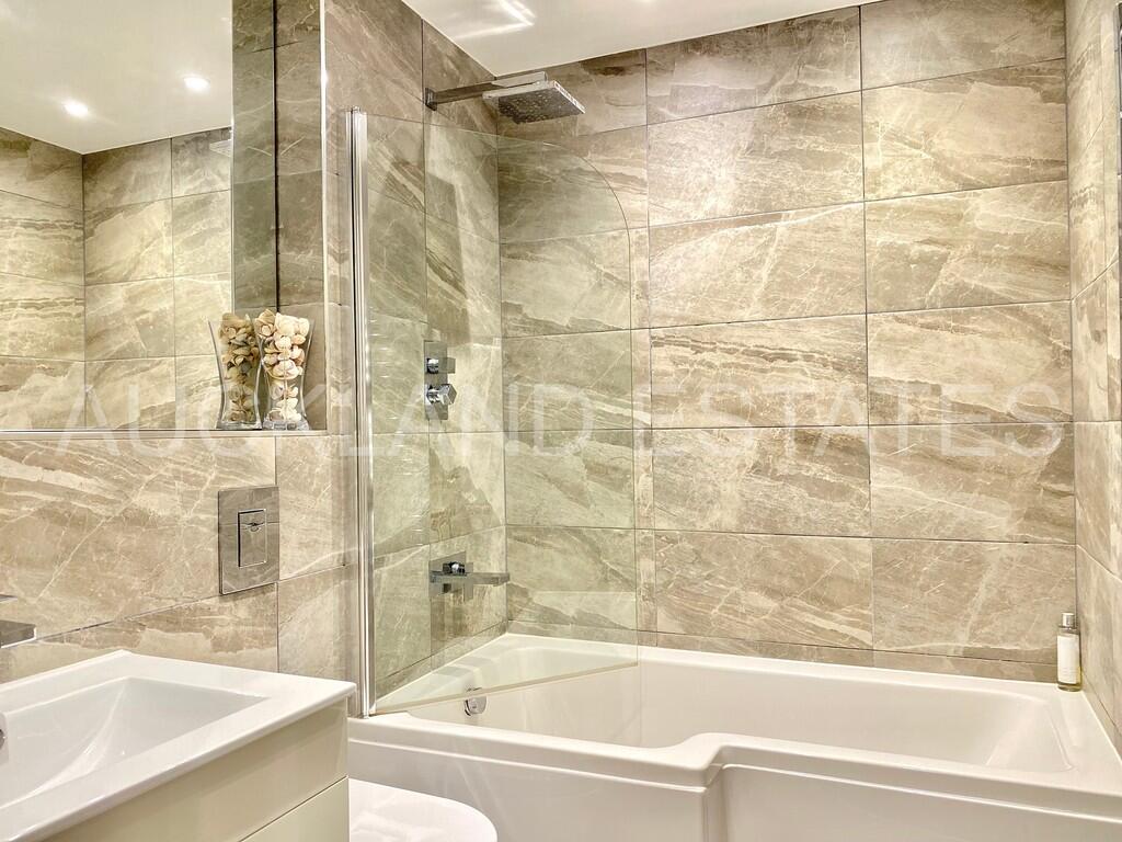 Additional image 19 of Swan Lodge, Brookmans Park