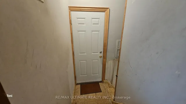 Additional image 17 of 300 Earlscourt Ave