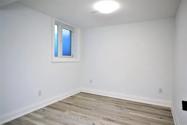 房产图片 36 - 514 Petawawa Cres