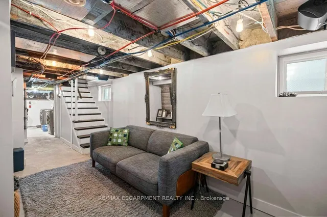 Additional image 30 of 127 Sherman Ave